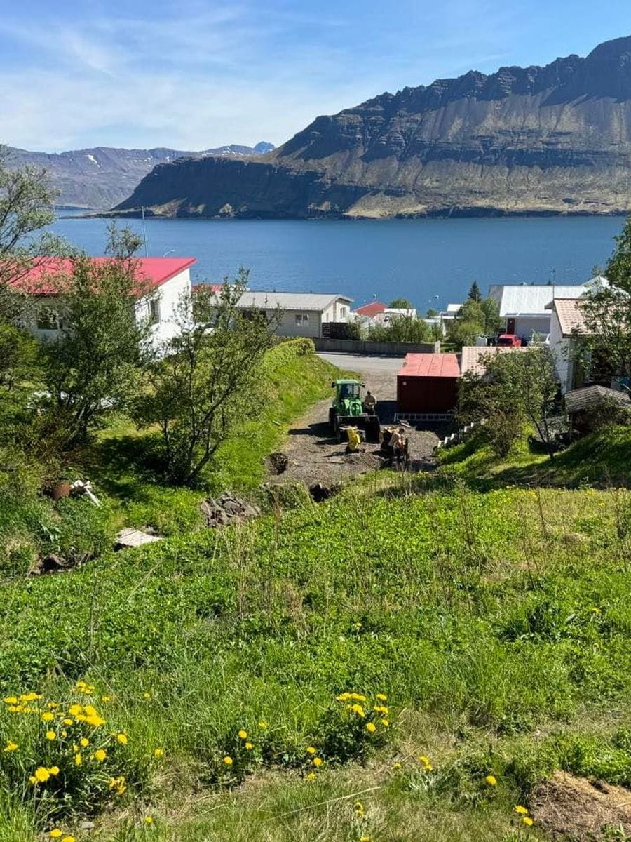 Ljósmynd af ljósleiðaravæðingu Fjarðabyggðar